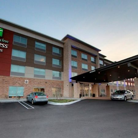 Holiday Inn Express & Suites - Detroit North - Roseville By Ihg Dış mekan fotoğraf
