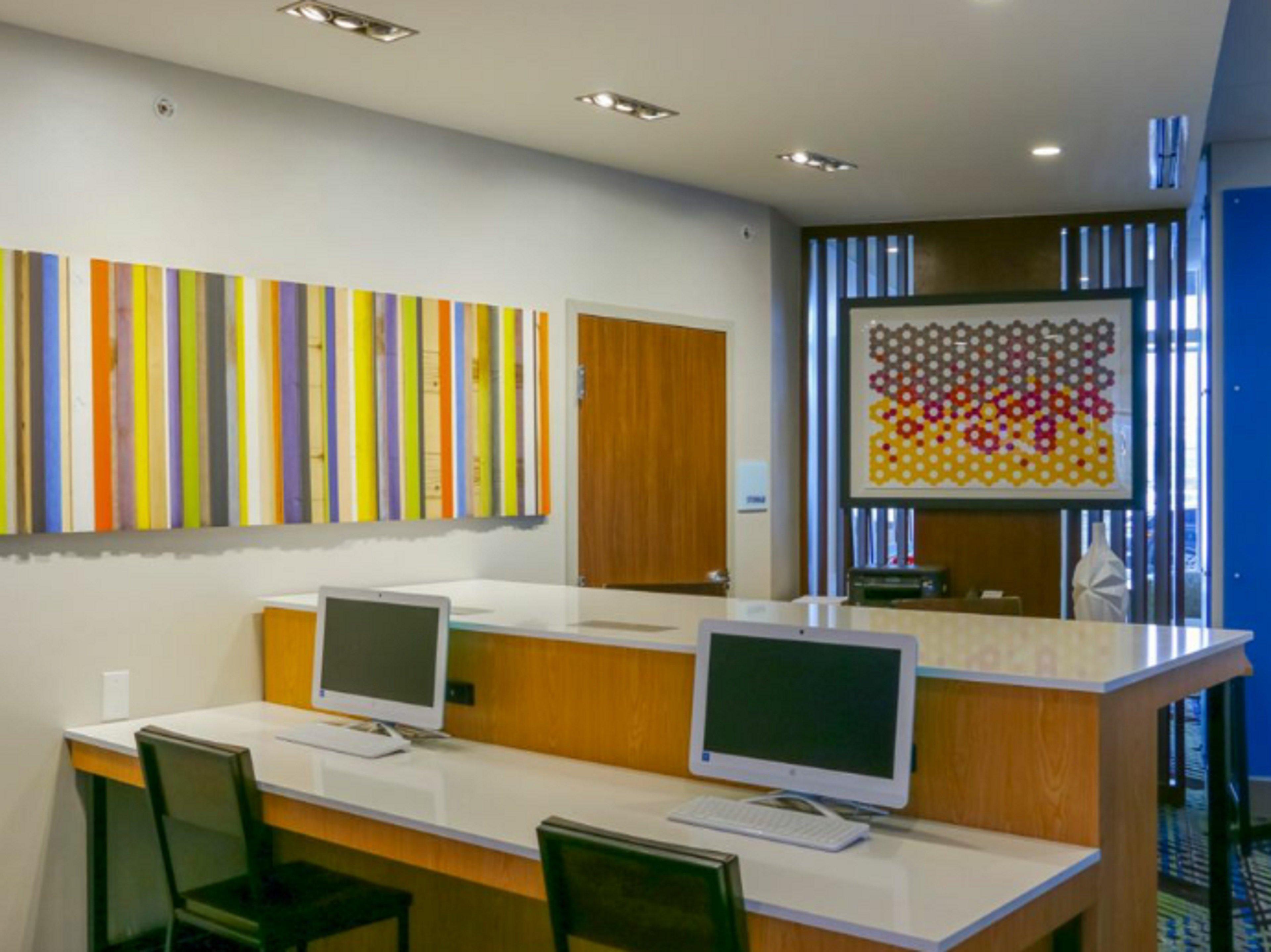Holiday Inn Express & Suites - Detroit North - Roseville By Ihg Dış mekan fotoğraf