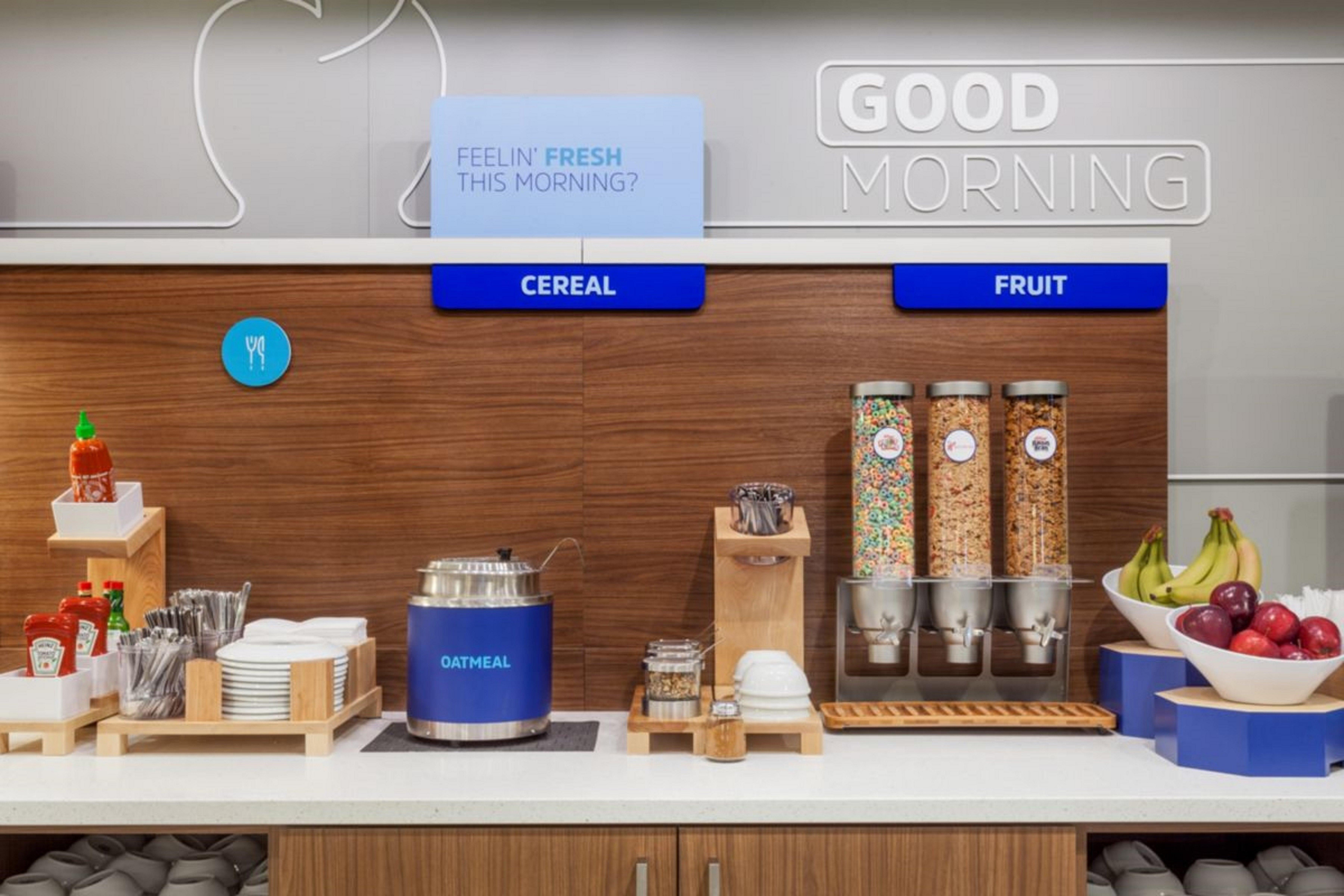 Holiday Inn Express & Suites - Detroit North - Roseville By Ihg Dış mekan fotoğraf