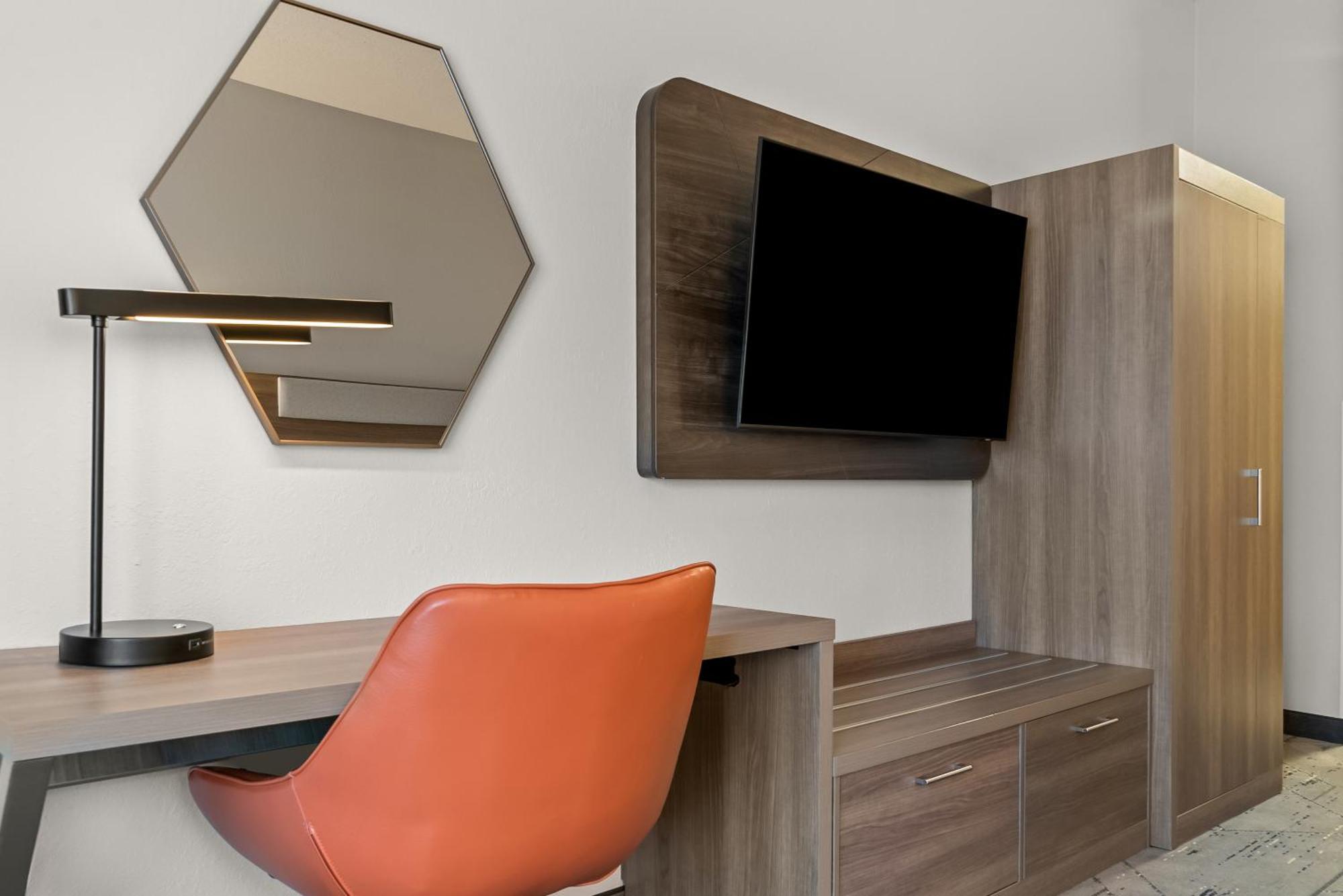 Holiday Inn Express & Suites - Detroit North - Roseville By Ihg Dış mekan fotoğraf