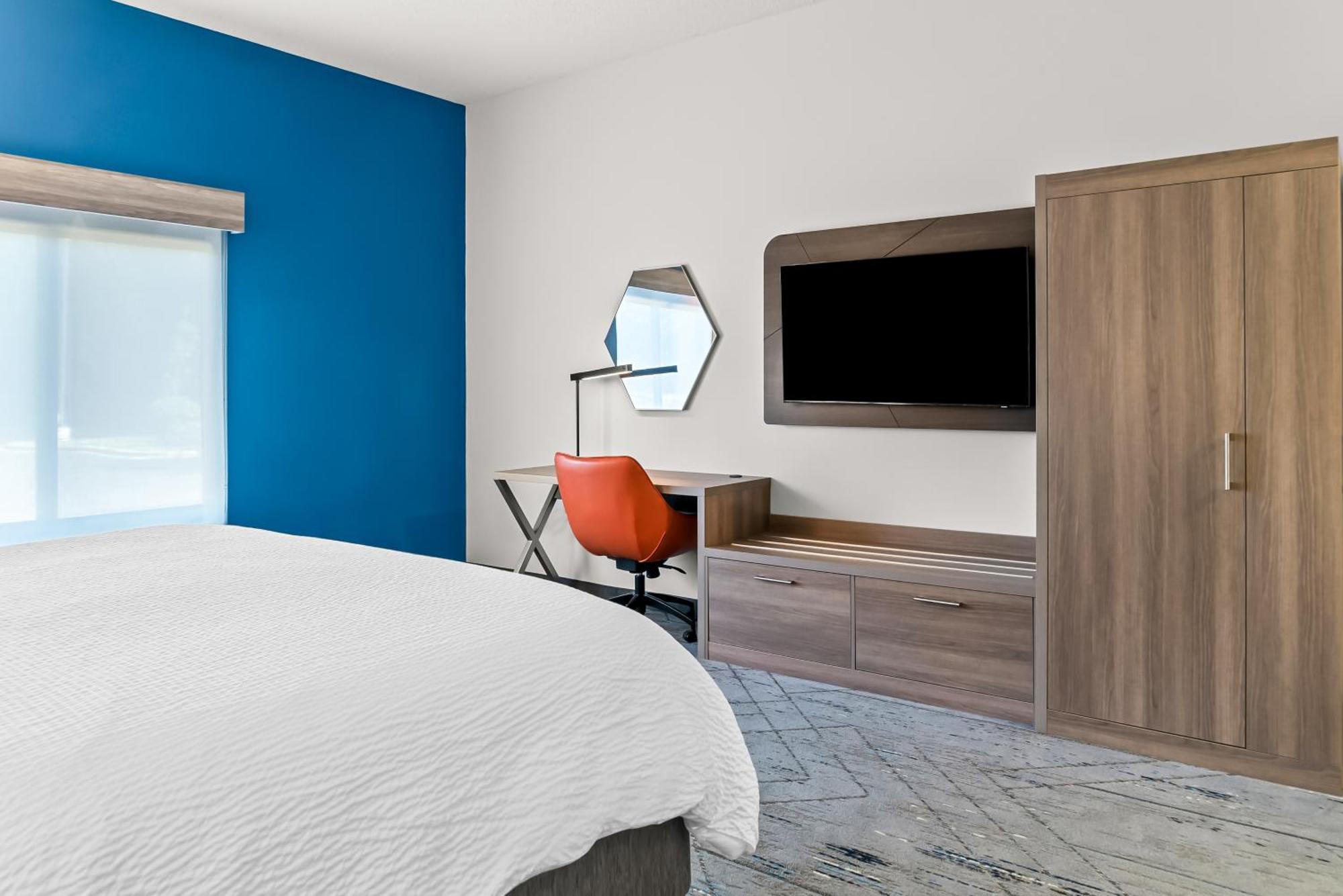 Holiday Inn Express & Suites - Detroit North - Roseville By Ihg Dış mekan fotoğraf