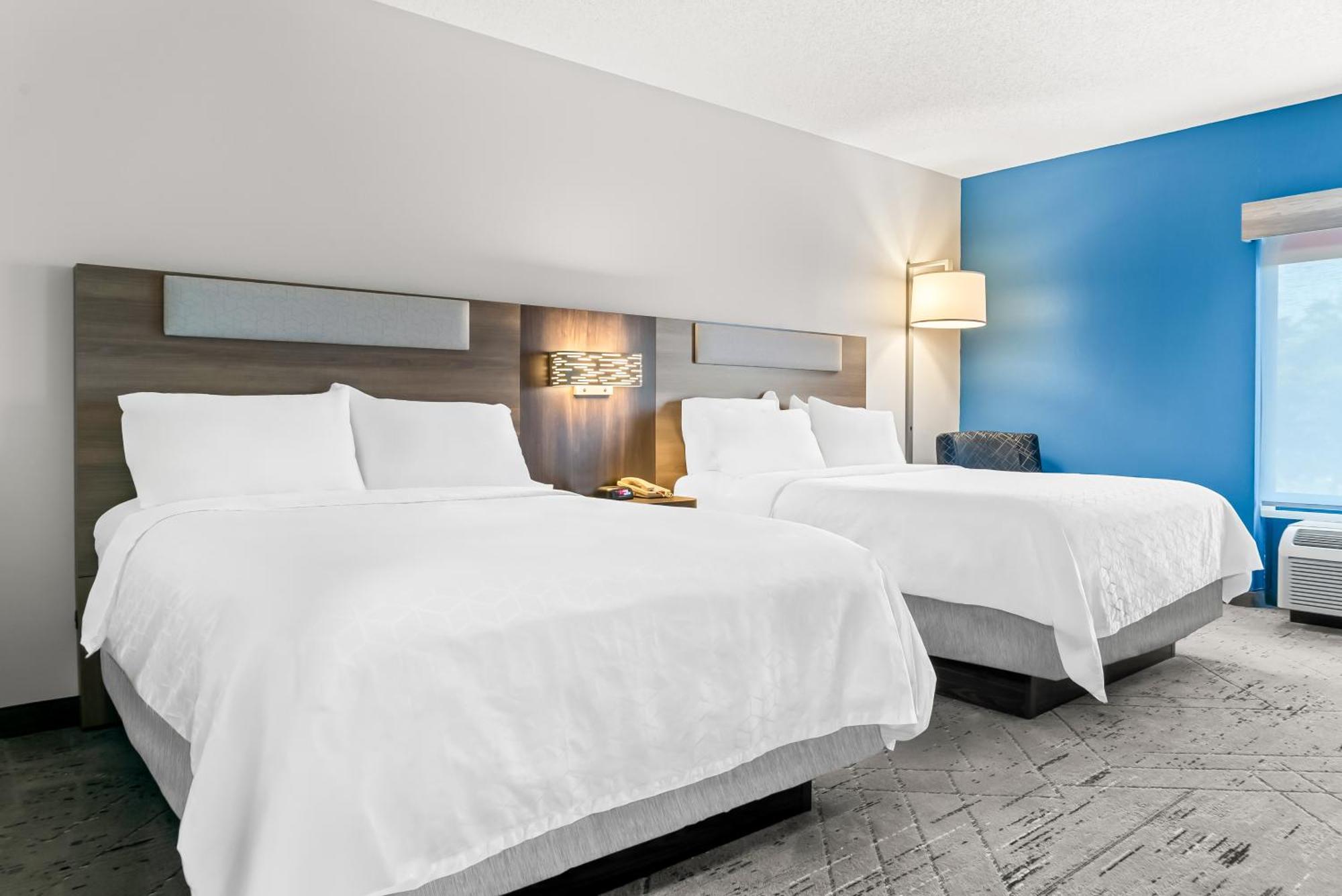 Holiday Inn Express & Suites - Detroit North - Roseville By Ihg Dış mekan fotoğraf